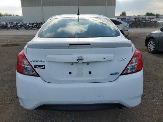 3N1CN7AP2GL852966 - 2016 NISSAN VERSA S WHITE photo 6