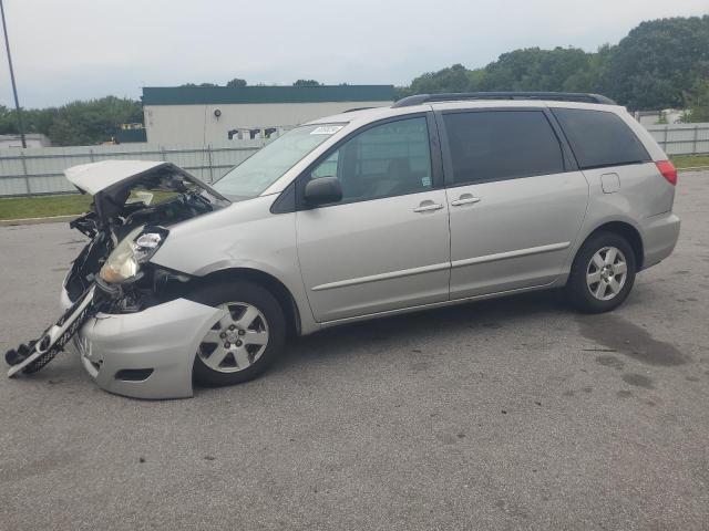 2010 TOYOTA SIENNA CE, 