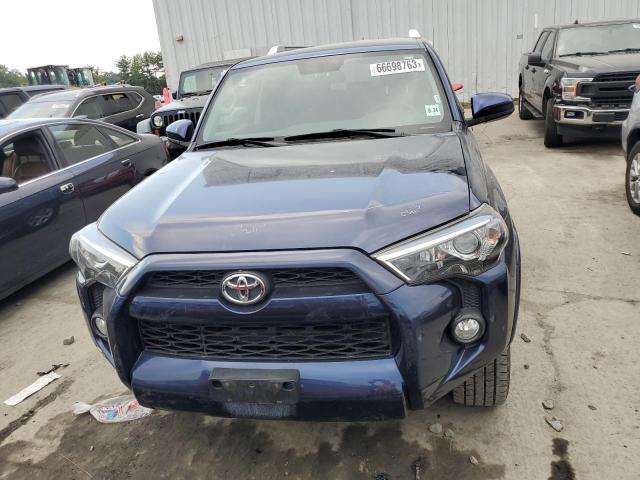 JTEBU5JR8J5515383 - 2018 TOYOTA 4RUNNER SR5/SR5 PREMIUM 蓝色 照片 5