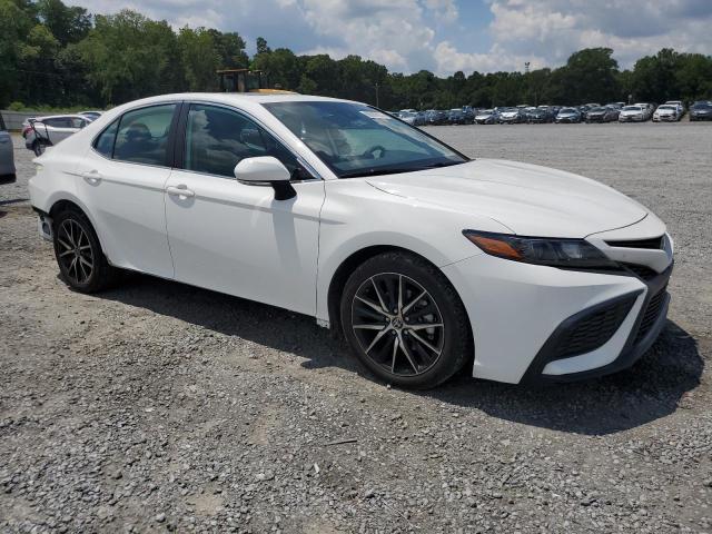 4T1T11BK2PU089549 - 2023 TOYOTA CAMRY SE NIGHT SHADE WHITE photo 4