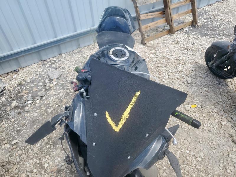 JKAEXEE18GDA22750 - 2016 KAWASAKI EX650 E BLACK photo 5