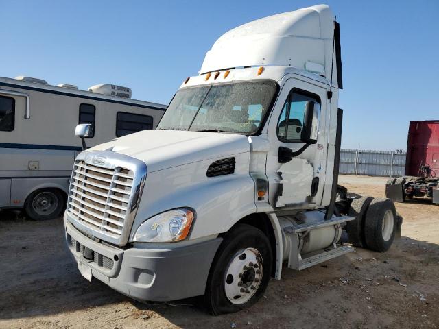 1FUBGADV1BSAV4345 - 2011 FREIGHTLINER CASCADIA 1 WHITE photo 2