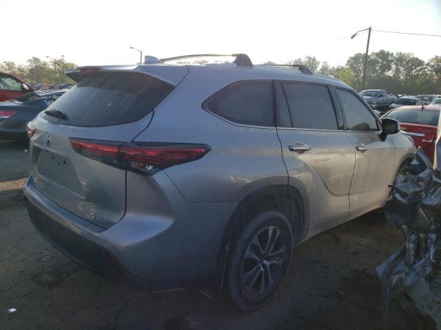 5TDGZRBH5MS532584 - 2021 TOYOTA HIGHLANDER XLE SILVER photo 3