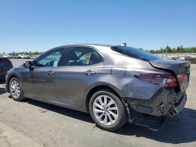 4T1C11AK6PU150161 - 2023 TOYOTA CAMRY LE GRAY photo 2