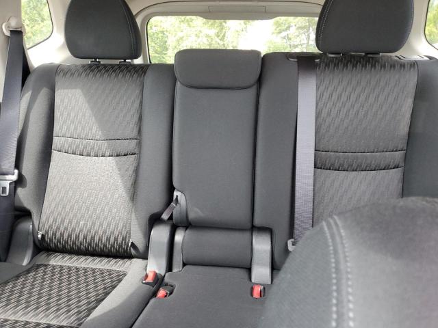 KNMAT2MT5HP521472 - 2017 NISSAN ROGUE S SILVER photo 10