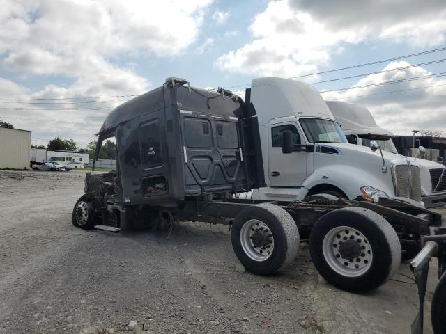 1FUJGLD53GLHE2853 - 2016 FREIGHTLINER CASCADIA 1 BLACK photo 3