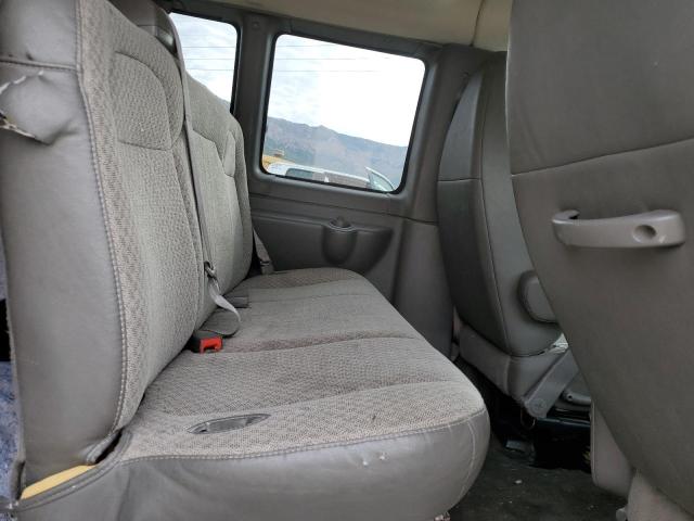 1GAZG1FA7C1169951 - 2012 CHEVROLET EXPRESS G3 LT WHITE photo 11