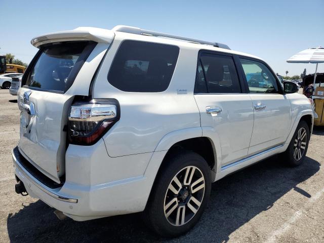 JTEBU5JR8J5588155 - 2018 TOYOTA 4RUNNER SR5/SR5 PREMIUM WHITE photo 3