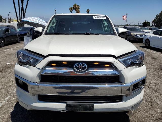 JTEBU5JR8J5588155 - 2018 TOYOTA 4RUNNER SR5/SR5 PREMIUM WHITE photo 5