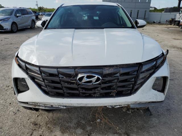 5NMJA3DE5RH400643 - 2024 HYUNDAI TUCSON SE WHITE photo 5