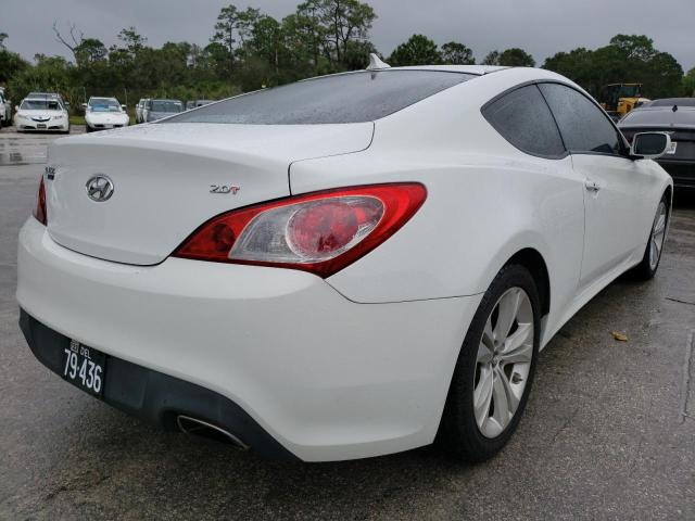 KMHHT6KDXAU027709 - 2010 HYUNDAI GENESIS CO 2.0T WHITE photo 4