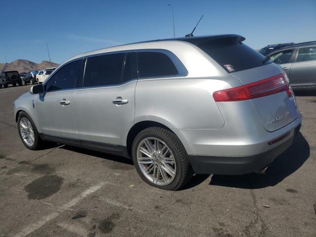 2LMHJ5AT9KBL03253 - 2019 LINCOLN MKT Silber Foto 2
