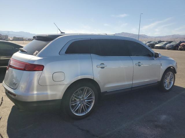 2LMHJ5AT9KBL03253 - 2019 LINCOLN MKT Silber Foto 3