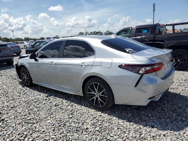 4T1G11AK8NU690674 - 2022 TOYOTA CAMRY SE ვერცხლისფერი ფოტო 2