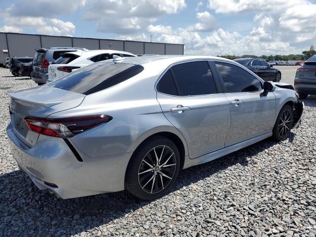4T1G11AK8NU690674 - 2022 TOYOTA CAMRY SE ვერცხლისფერი ფოტო 3