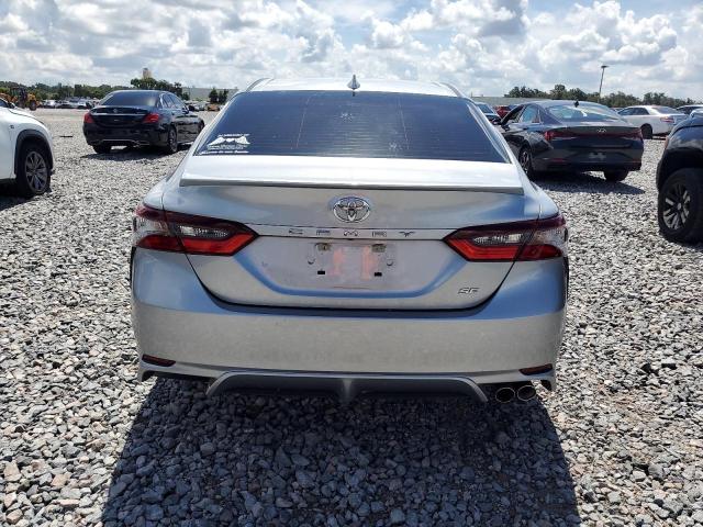 4T1G11AK8NU690674 - 2022 TOYOTA CAMRY SE ვერცხლისფერი ფოტო 6