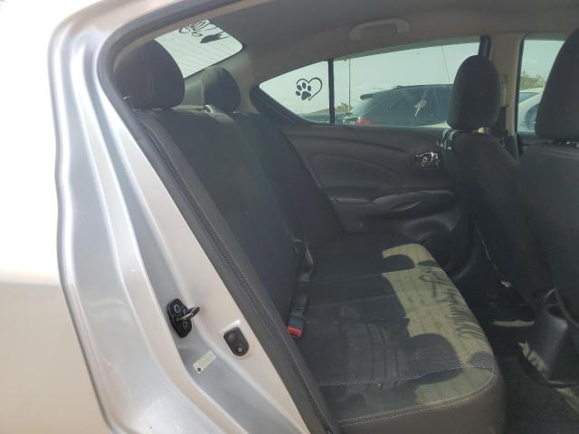 3N1CN7AP6KL870427 - 2019 NISSAN VERSA S Gümüş foto 10