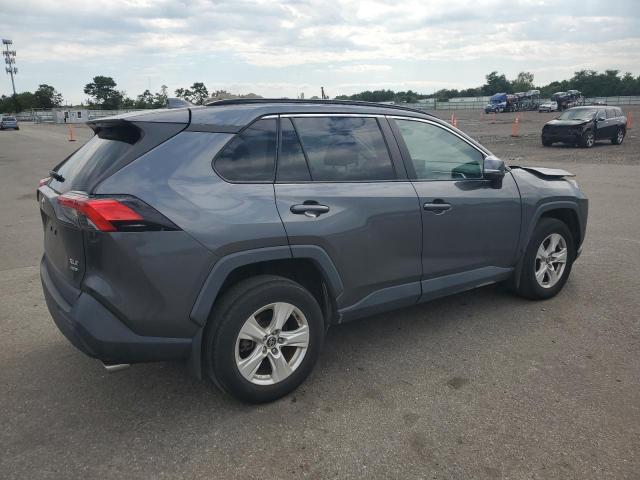 2T3P1RFV8LC136333 - 2020 TOYOTA RAV4 XLE GRAY photo 3