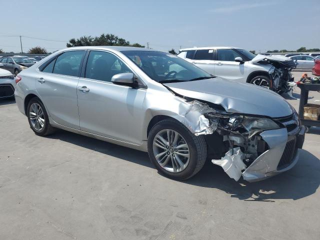 4T1BF1FKXFU938008 - 2015 TOYOTA CAMRY LE SILVER photo 4