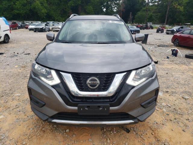 KNMAT2MT4JP571639 - 2018 NISSAN ROGUE S GRAY photo 5