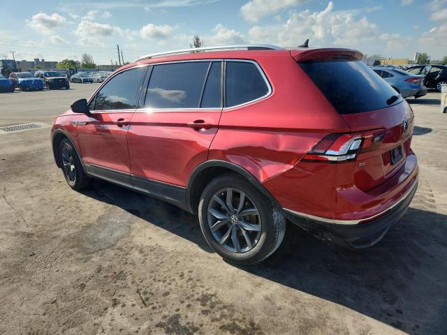 3VV3B7AX1NM079468 - 2022 VOLKSWAGEN TIGUAN SE MAROON photo 2