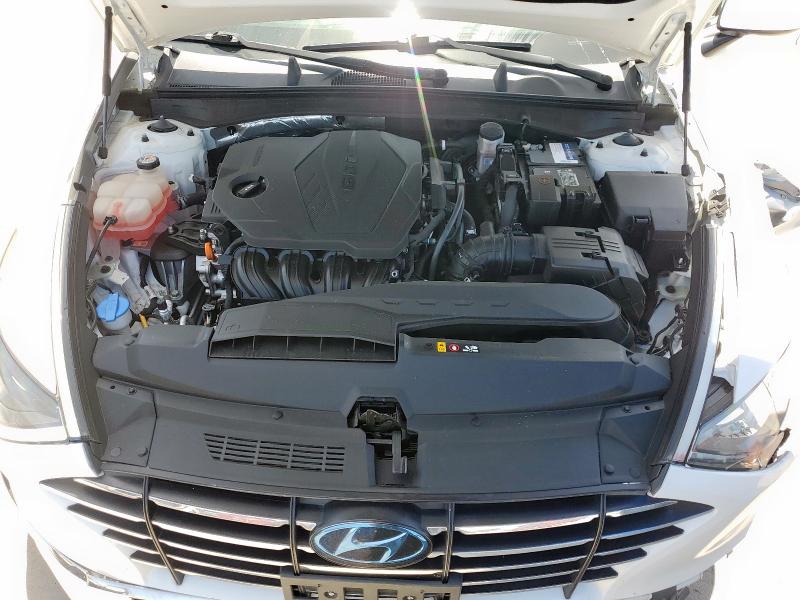 5NPEG4JA4MH110221 - 2021 HYUNDAI SONATA SE WHITE photo 11