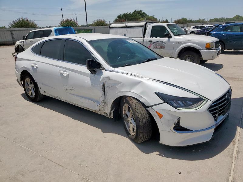 5NPEG4JA4MH110221 - 2021 HYUNDAI SONATA SE WHITE photo 4