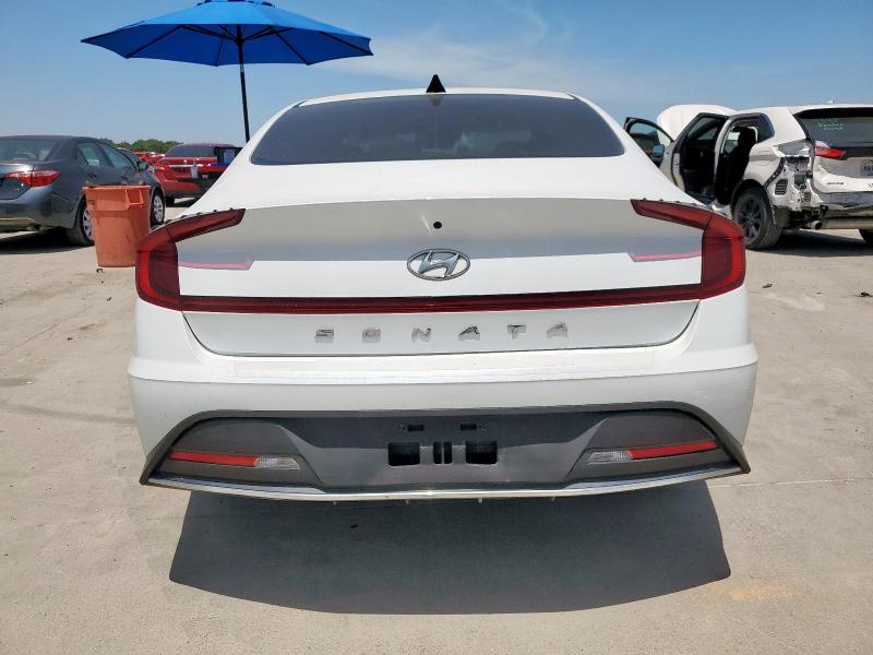 5NPEG4JA4MH110221 - 2021 HYUNDAI SONATA SE WHITE photo 6