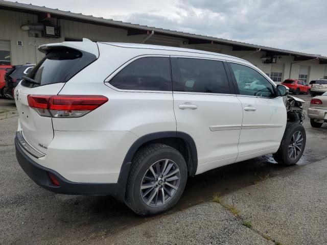 5TDJZRFH3HS423319 - 2017 TOYOTA HIGHLANDER SE WHITE photo 3