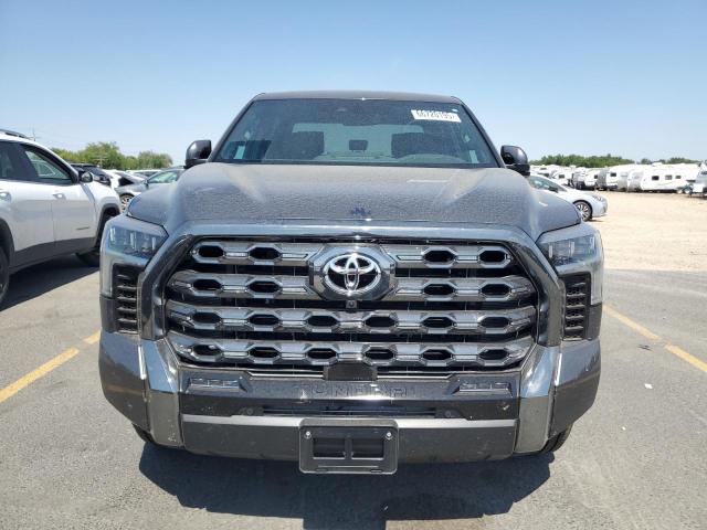 5TFNA5DB3SX288554 - 2025 TOYOTA TUNDRA CREWMAX PLATINUM 灰色 照片 5
