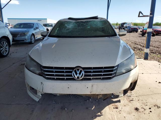 1VWBN7A30DC142975 - 2013 VOLKSWAGEN PASSAT SE WHITE photo 5