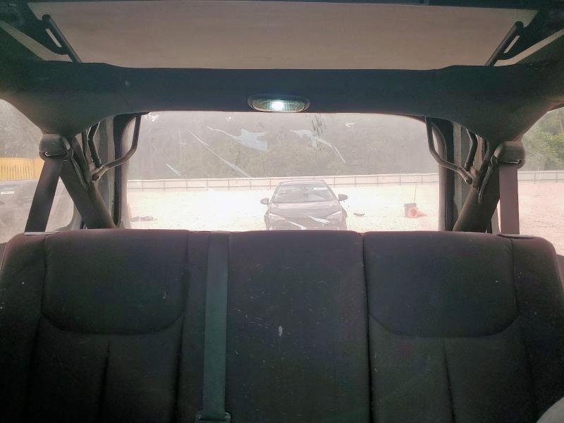 1C4BJWDG5EL104344 - 2014 JEEP WRANGLER U SPORT 银色 照片 10