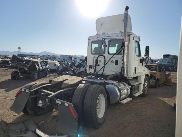 1FUBGDDV1DLFA9950 - 2013 FREIGHTLINER CASCADIA 1 WHITE photo 4