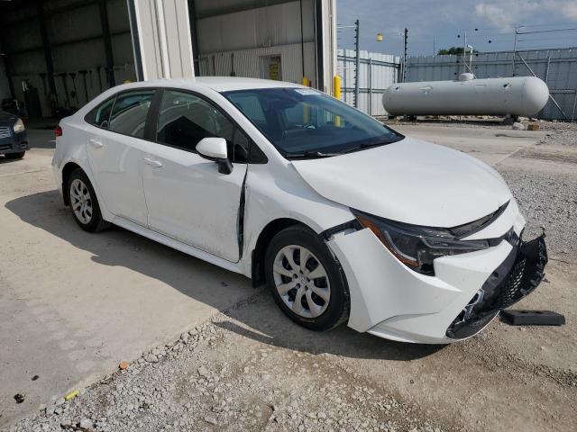 5YFEPMAE8MP234580 - 2021 TOYOTA COROLLA LE WHITE photo 4