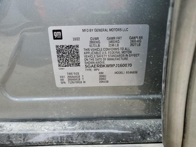 5GAERBKW9PJ160070 - 2023 BUICK ENCLAVE ESSENCE SILVER photo 13