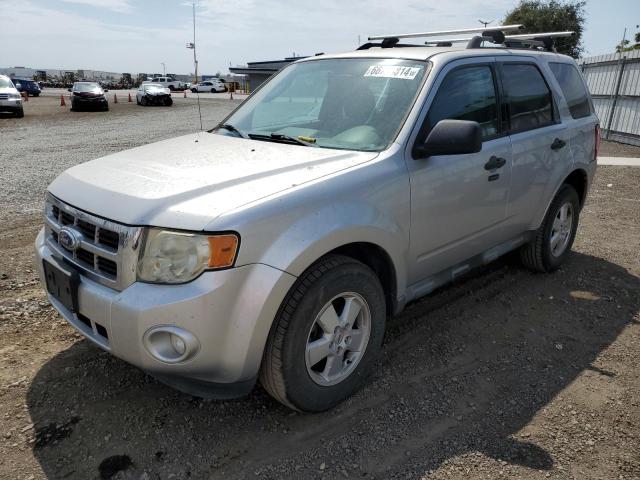 1FMCU0DG3BKC05582 - 2011 FORD ESCAPE XLT SILVER photo 1