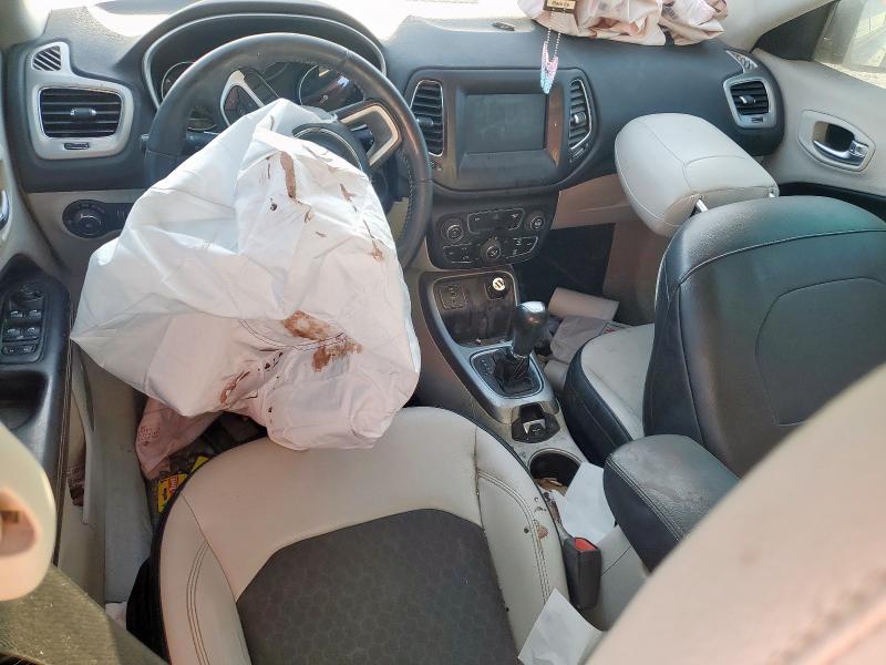 3C4NJCBB0JT248062 - 2018 JEEP COMPASS LATITUDE GRAY photo 8