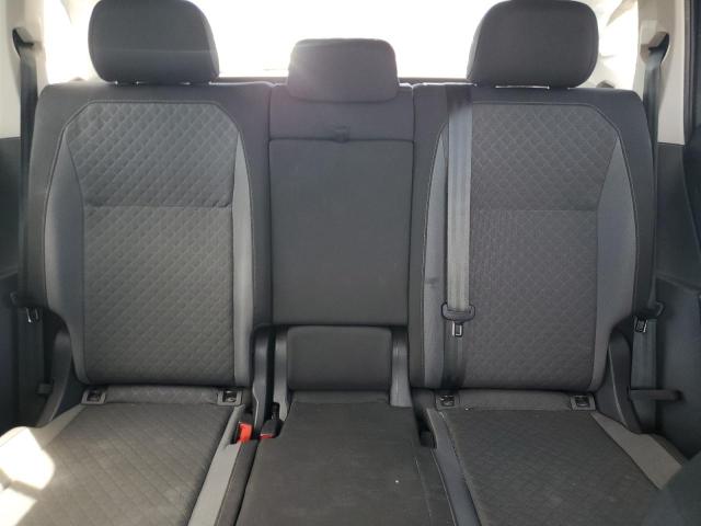 3VV0B7AX8LM146597 - 2020 VOLKSWAGEN TIGUAN S Grau Foto 10