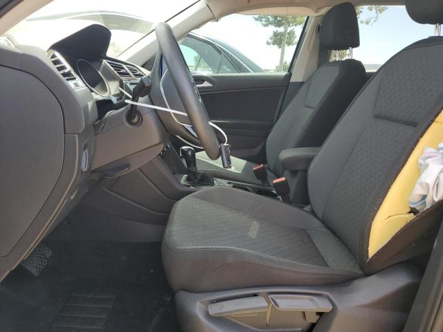 3VV0B7AX8LM146597 - 2020 VOLKSWAGEN TIGUAN S Grau Foto 7