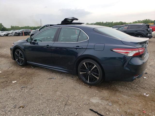 4T1B61HK4JU537995 - 2018 TOYOTA CAMRY XSE BLUE photo 2