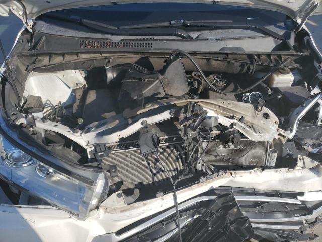 5TDKZRFH6KS552831 - 2019 TOYOTA HIGHLANDER SE WHITE photo 12