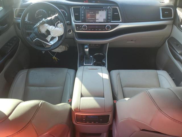 5TDKZRFH6KS552831 - 2019 TOYOTA HIGHLANDER SE WHITE photo 8