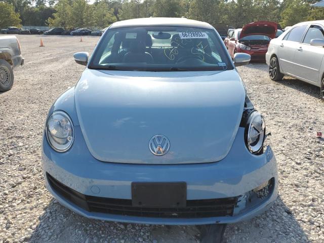 3VWJX7AT3DM665587 - 2013 VOLKSWAGEN BEETLE BLUE photo 5