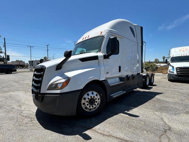 3AKJHHDR2NSMX5981 - 2022 FREIGHTLINER CASCADIA 1 WHITE photo 2