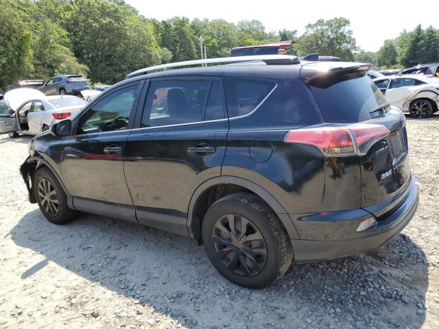 2T3BFREV3JW725542 - 2018 TOYOTA RAV4 LE შავი ფოტო 2