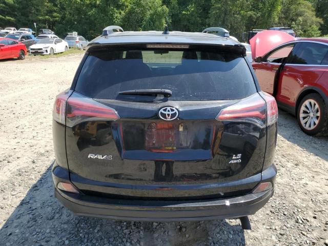 2T3BFREV3JW725542 - 2018 TOYOTA RAV4 LE შავი ფოტო 6