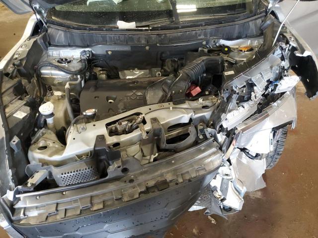 JA4ARUAU4MU017685 - 2021 MITSUBISHI OUTLANDER ES SILVER photo 12