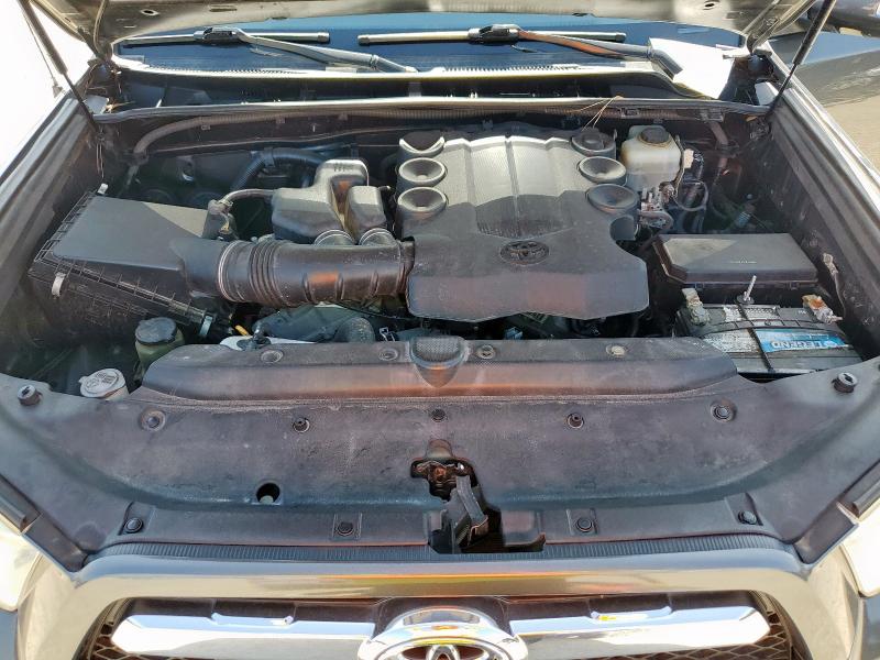 JTEZU5JR9B5017175 - 2011 TOYOTA 4RUNNER SR5 ნაცრისფერი ფოტო 12