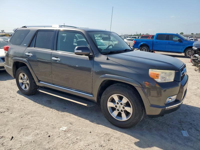 JTEZU5JR9B5017175 - 2011 TOYOTA 4RUNNER SR5 ნაცრისფერი ფოტო 4