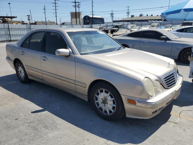 WDBJF65J61B246885 - 2001 MERCEDES-BENZ E 320 TAN photo 4